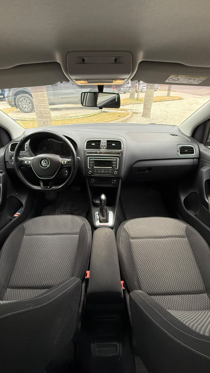 VOLKSWAGEN - POLO  1.6  16V  - AUTOMÁTICA - 2016